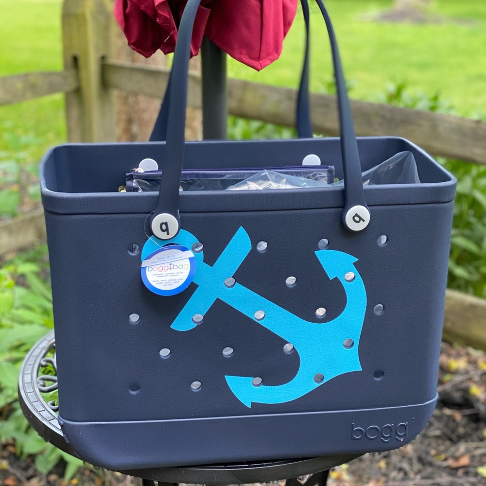 NWT original large bogg bag ANCHOR navy blue